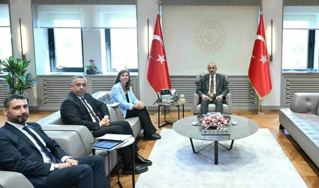 Başkan Bucak, Ulaştırma Bakanı Uraloğlu ile tramvay projesini değerlendirdi Diyarbakır Büyükşehir Belediye Başkanı Serra Bucak, Ulaştırma ve Altyapı Bakanı