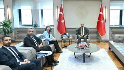 Diyarbakır Büyükşehir Belediye Başkanı Serra Bucak, Ulaştırma ve Altyapı Bakanı