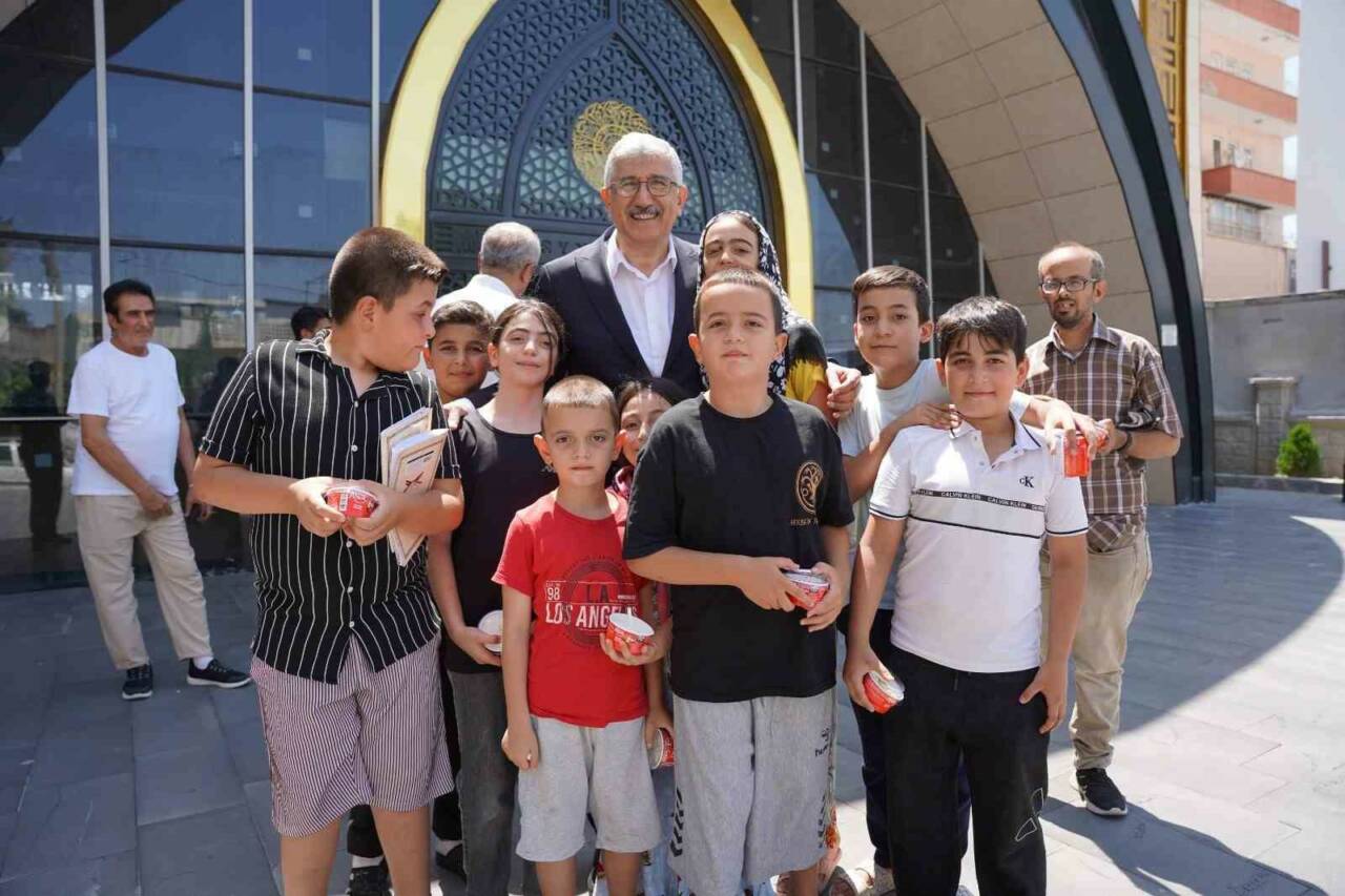Adıyaman’ın Kahta ilçe Belediye Başkanı Mehmet Can Hallaç, gönül belediyeciliği