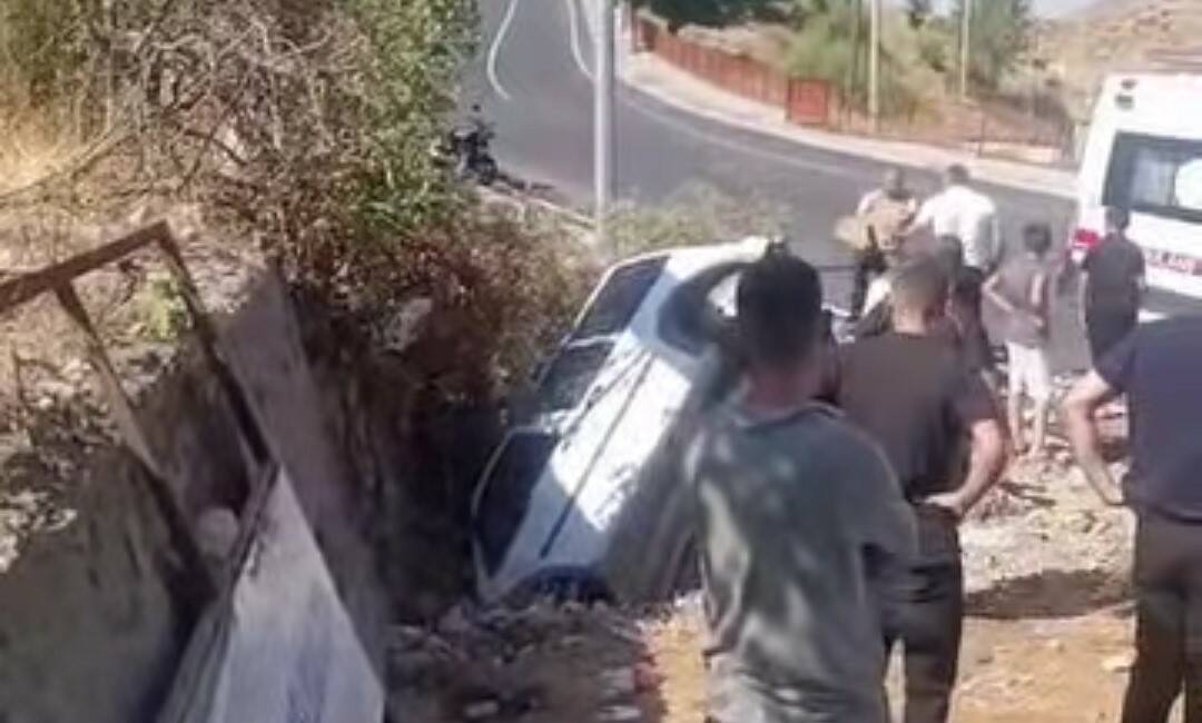 Batman’ın Sason ilçesinde iki aracın kafa kafaya çarpışması sonucu hafif