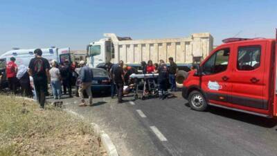 Batman-Diyarbakır kara yolu Sürücü Pisti Kavşağı’nda kamyon ile otomobilin çarpışması