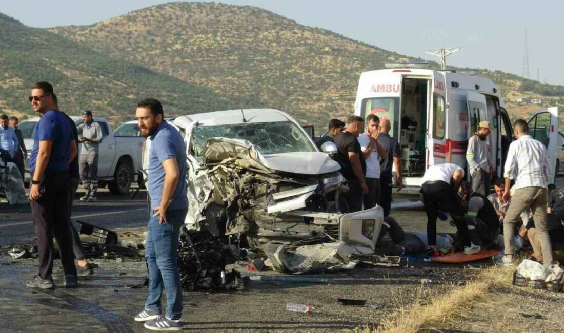 Batman’ın Gercüş ilçesinde pikap ile hafif ticari aracın çarpışması sonucu