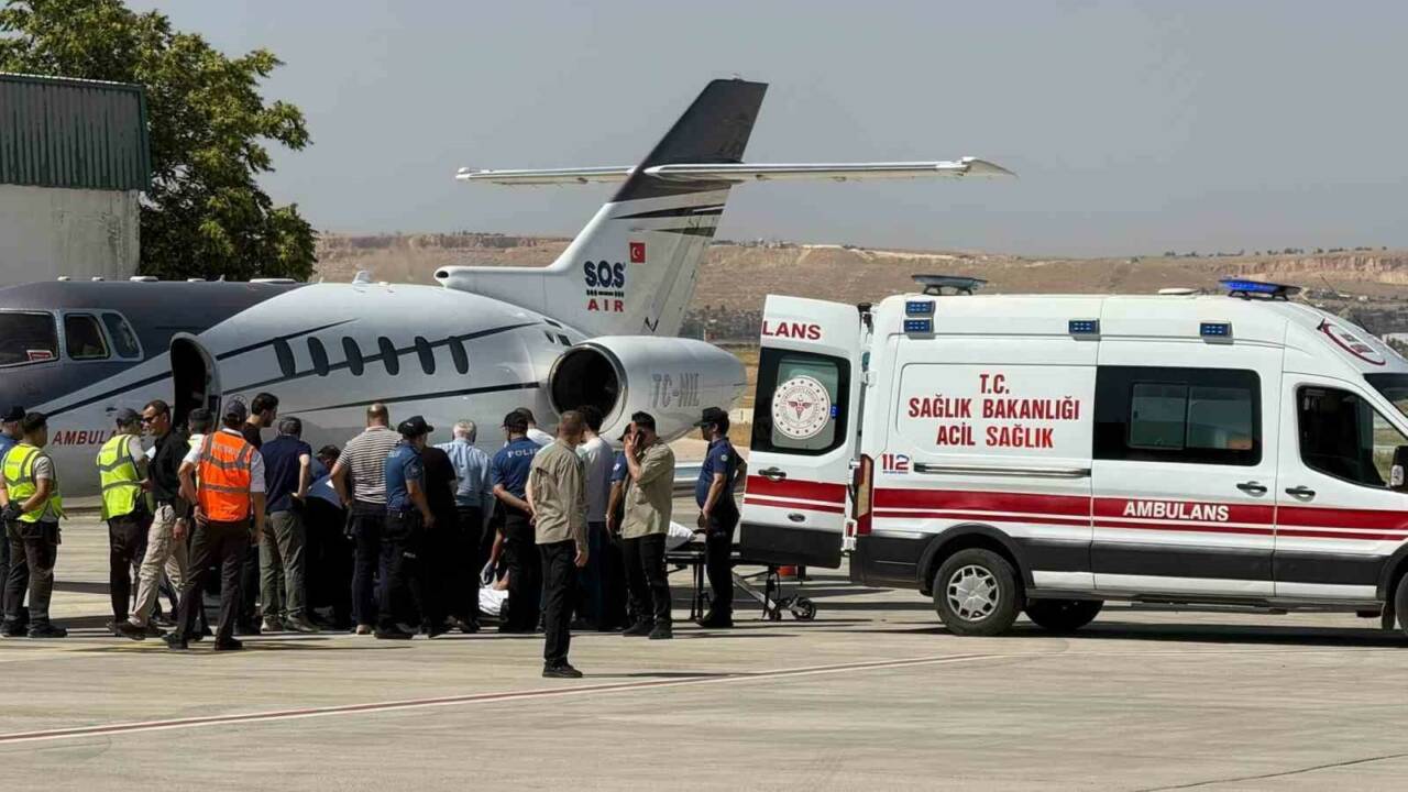 Bıçaklanan Milletvekili Melih Meriç ambulans uçakla İstanbul’a sevkedildi
