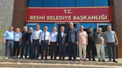 Besni Eğitim Vakfı Başkanı (BEV) Şaban Çağıran ve yönetim kurulu