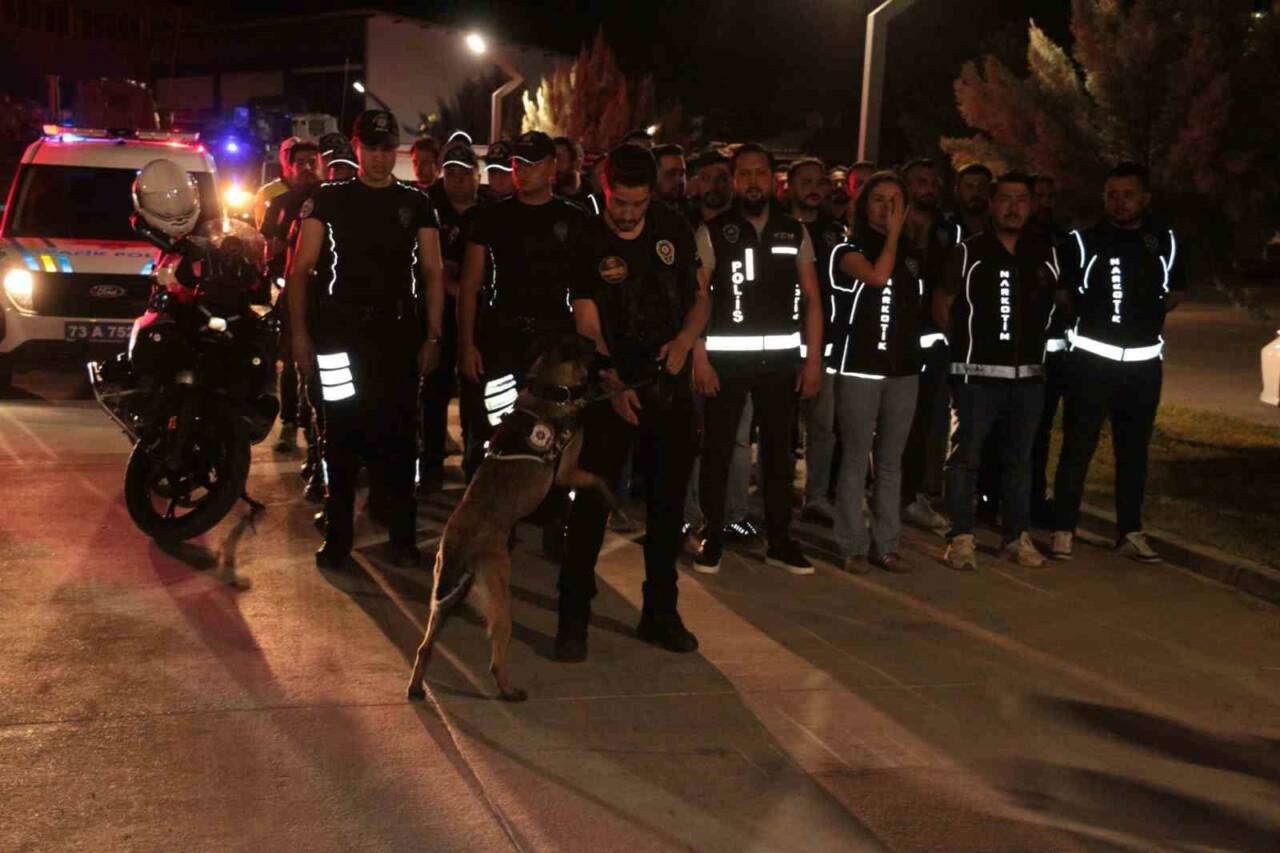 Şırnak’ın Cizre ilçesinde 400 polisin katılımıyla geniş çaplı asayiş, narkotik,