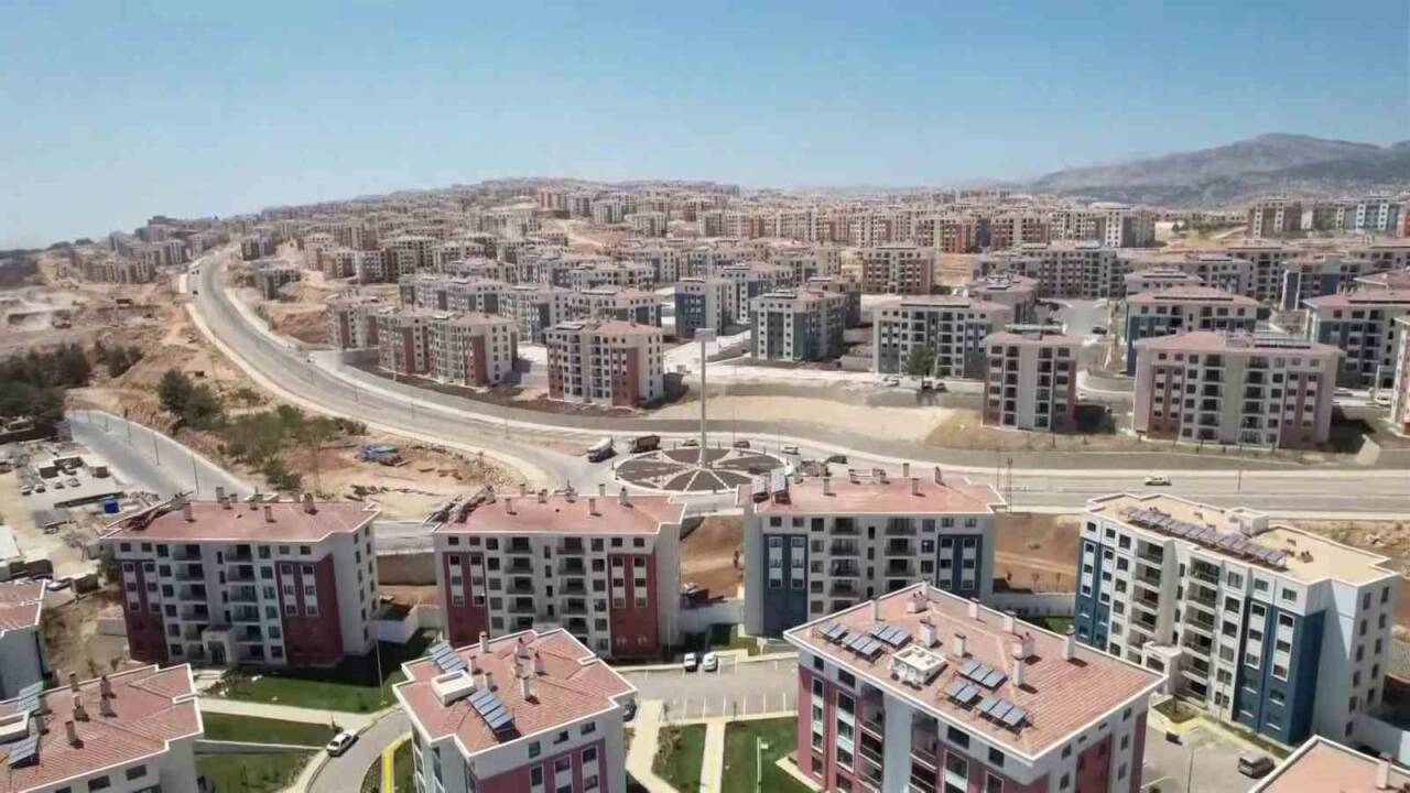 Deprem konutlarıyla yeni bir şehir inşa edildi