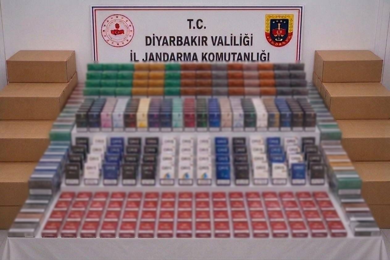Diyarbakır’da jandarmanın yaptığı operasyonlarda çok sayıda gümrük kaçağı ürün ele