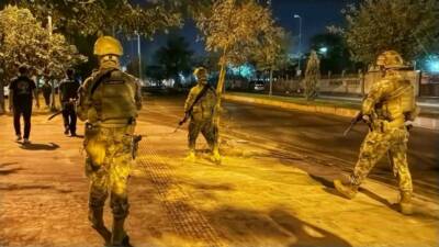 Diyarbakır’ın Bağlar ilçesindeki dört mahallede gerçekleştirilen özel harekat polislerinin de