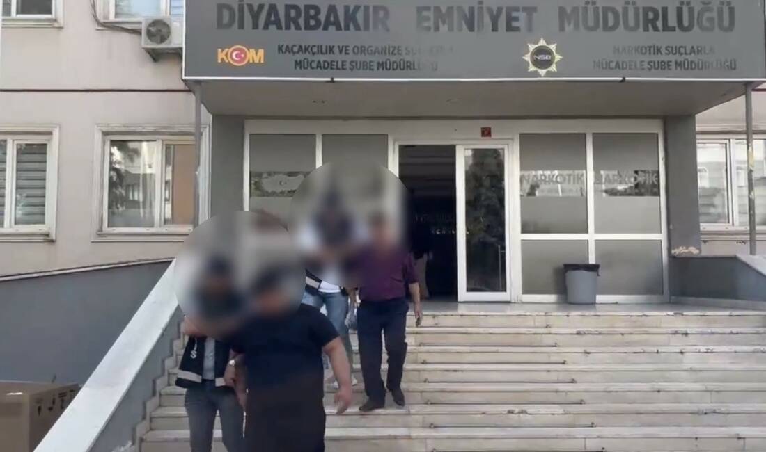 Diyarbakır’da "tefecilik" ve "nitelikli yağma" operasyonunda silah, şarjör, mermi ve