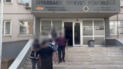 Diyarbakır’da "tefecilik" ve "nitelikli yağma" operasyonunda silah, şarjör, mermi ve
