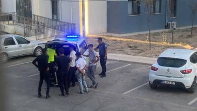 Adıyaman’da polis ekiplerinin ’dur’ ikazlarına uymayarak kaçan ehliyetsiz sürücüye 180