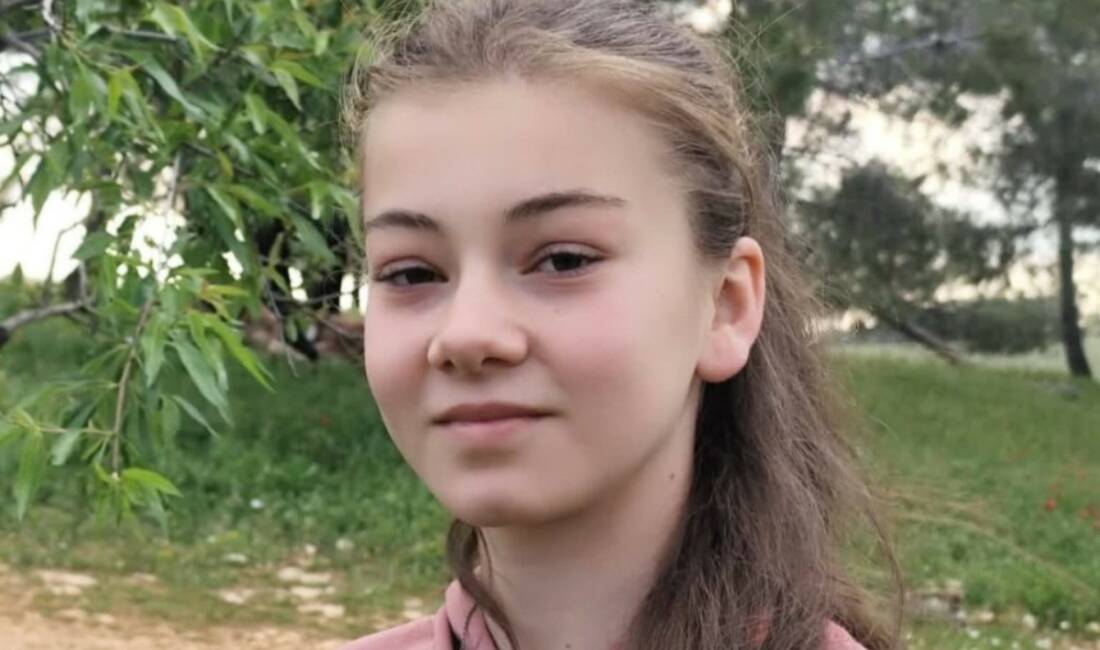 Şanlıurfa’nın Bozova ilçesinde evlerinin balkonunda dengesini kaybederek aşağı düşen 16