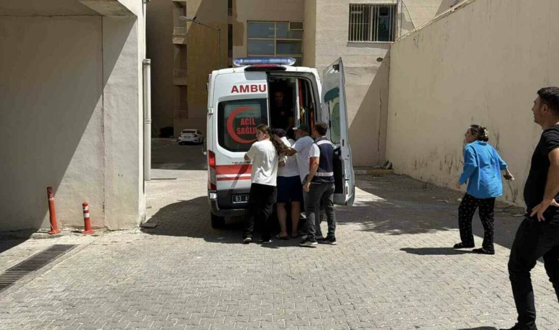 Fırat Nehri’ne giren 2 kişi boğuldu Şanlıurfa'nın Siverek ilçesinde Fırat Nehri'ne serinlemek amacıyla giren 6 yaşındaki