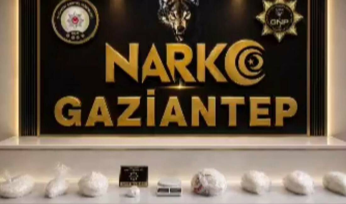 Gaziantep’te 7 kilo uyuşturucu ele geçirildi: 2 gözaltı Gaziantep’te polis ekiplerince yapılan operasyonda 7 kilo metamfetamin ile bir