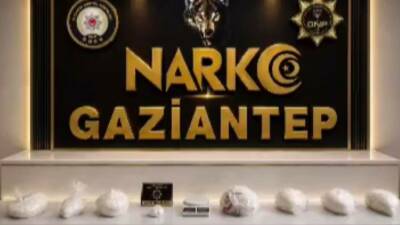 Gaziantep’te polis ekiplerince yapılan operasyonda 7 kilo metamfetamin ile bir