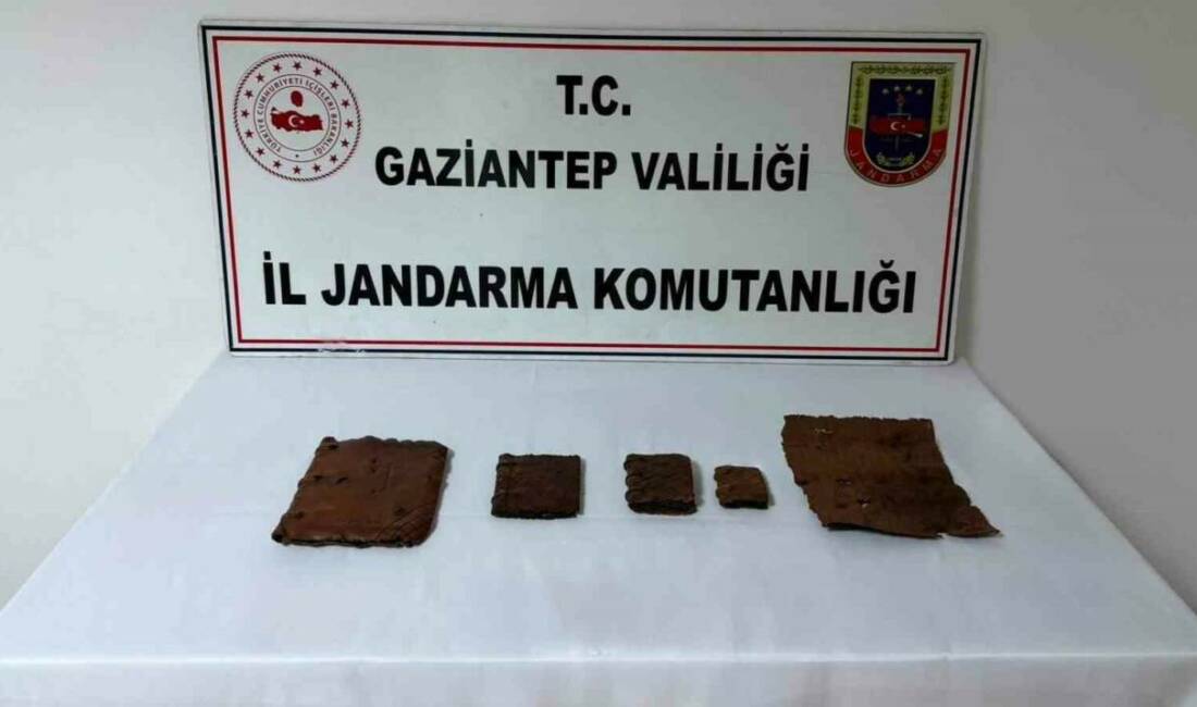 Gaziantep’in Araban ilçesinde jandarma operasyonu sonucu deri üzerine İbranice yazılı