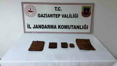Gaziantep’in Araban ilçesinde jandarma operasyonu sonucu deri üzerine İbranice yazılı