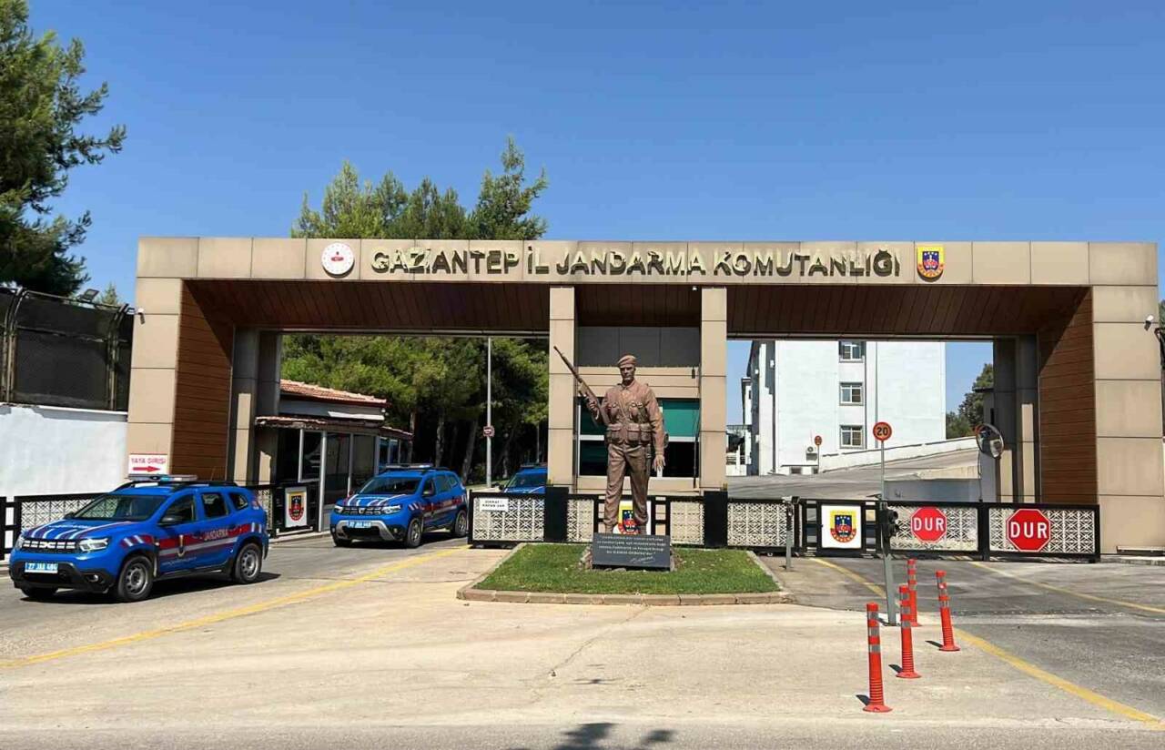 Gaziantep’te jandarma ekiplerince yakalanan faili meçhul hırsızlık şüphelisi 18 şahıstan