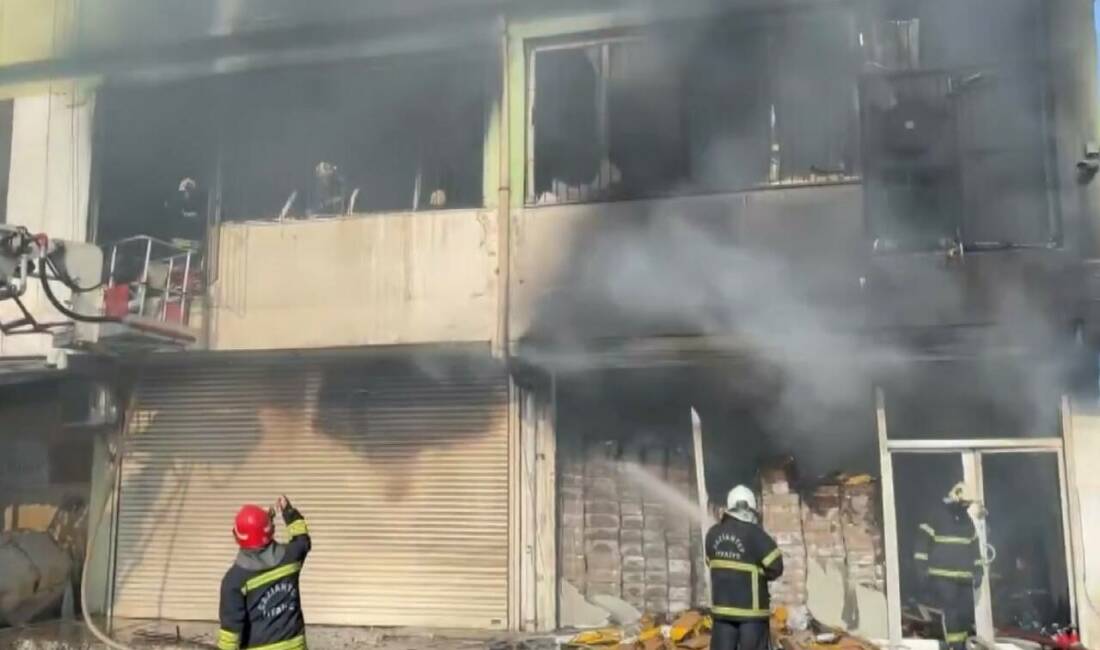 Gaziantep’te ayakkabı atölyesinde çıkan yangın itfaiye ekiplerince söndürüldü. İş yerinde