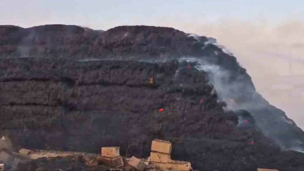 Gaziantep’in İslahiye ilçesinde kırsal bölgede çıkan yangında binlerce dönüm arazi