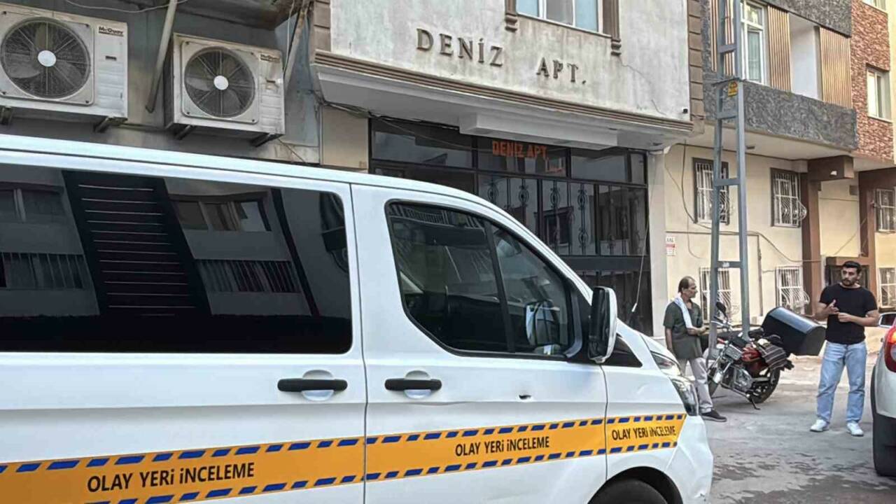 Gaziantep’te bir evde çıkan yangında 4 yaşındaki bir çocuk hayatını