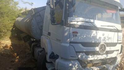 Gaziantep-Nurdağı E-90 kara yolunda gelin konvoyuna çarpmamak için manevra yapan