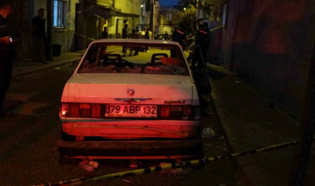 Kilis'te husumetli iki aile arasında çıkan kavgada, bir kişi otomobiliyle
