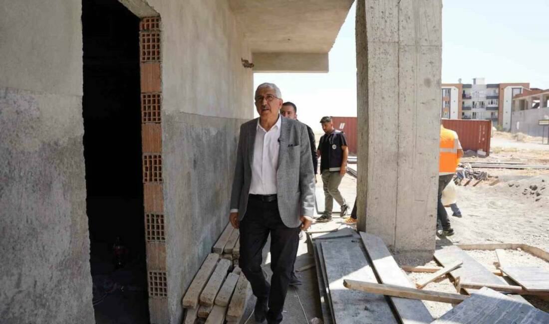 Kahta’da kadınlara özel yaşam ve yüzme merkezi yükseliyor Kadın Yaşam ve Yüzme Merkezi inşaatında inceleme yapan Kahta Belediye