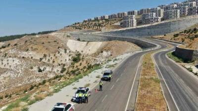 Kilis’te jandarma ekiplerince dron destekli trafik denetimi yapıldı.