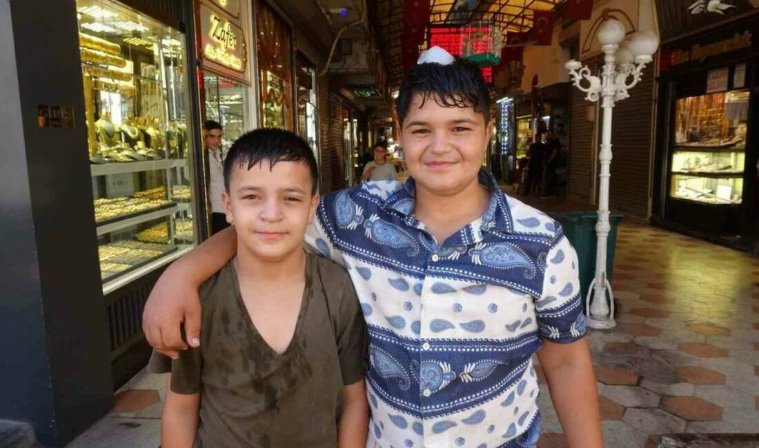 Kilis’te kavurucu sıcaklar etkisini sürdürüyor Kilis’te hava sıcaklığının zaman zaman 40 dereceyi bulmasıyla birlikte vatandaşlar