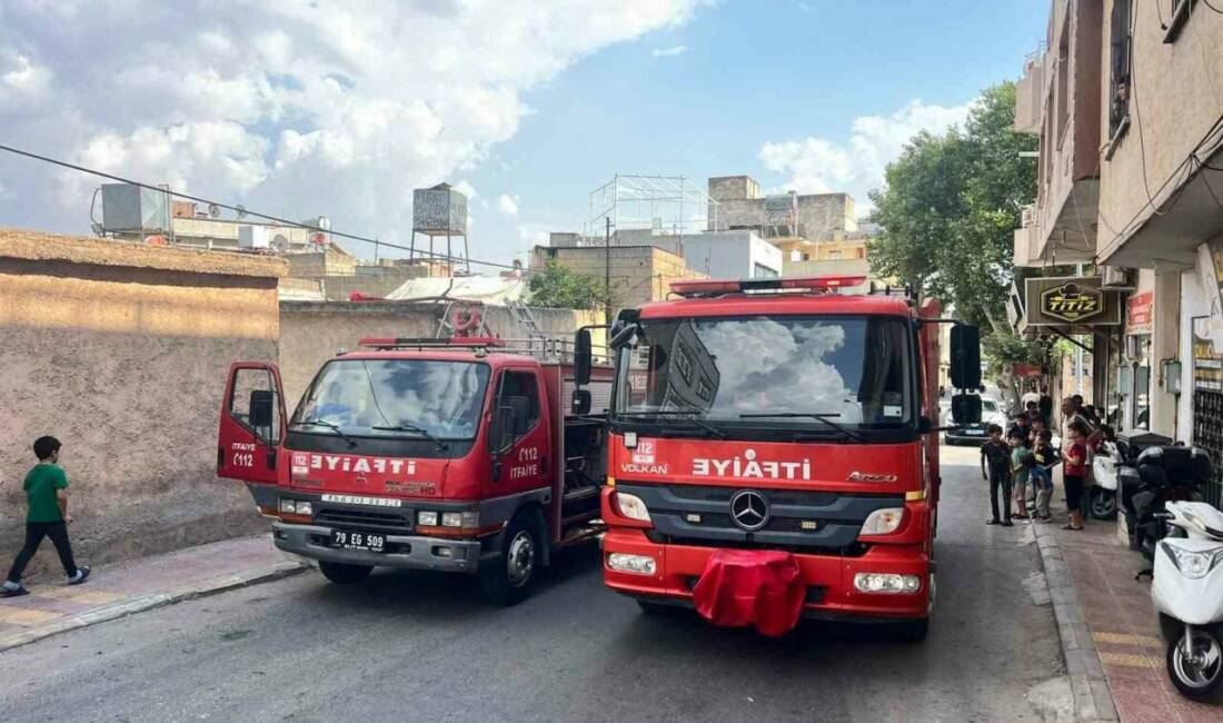 Kilis’te metruk bir evde çıkan yangın, itfaiye ekiplerinin hızlı müdahalesiyle