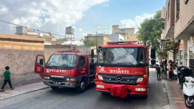 Kilis’te metruk bir evde çıkan yangın, itfaiye ekiplerinin hızlı müdahalesiyle