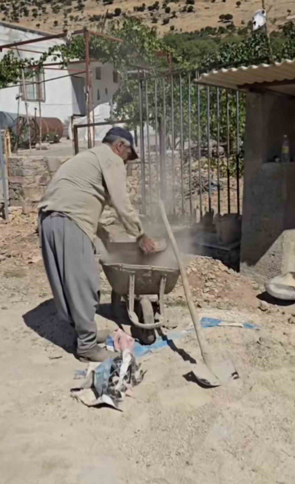 Kızının ismini yaşatmak için çeşme yaptı