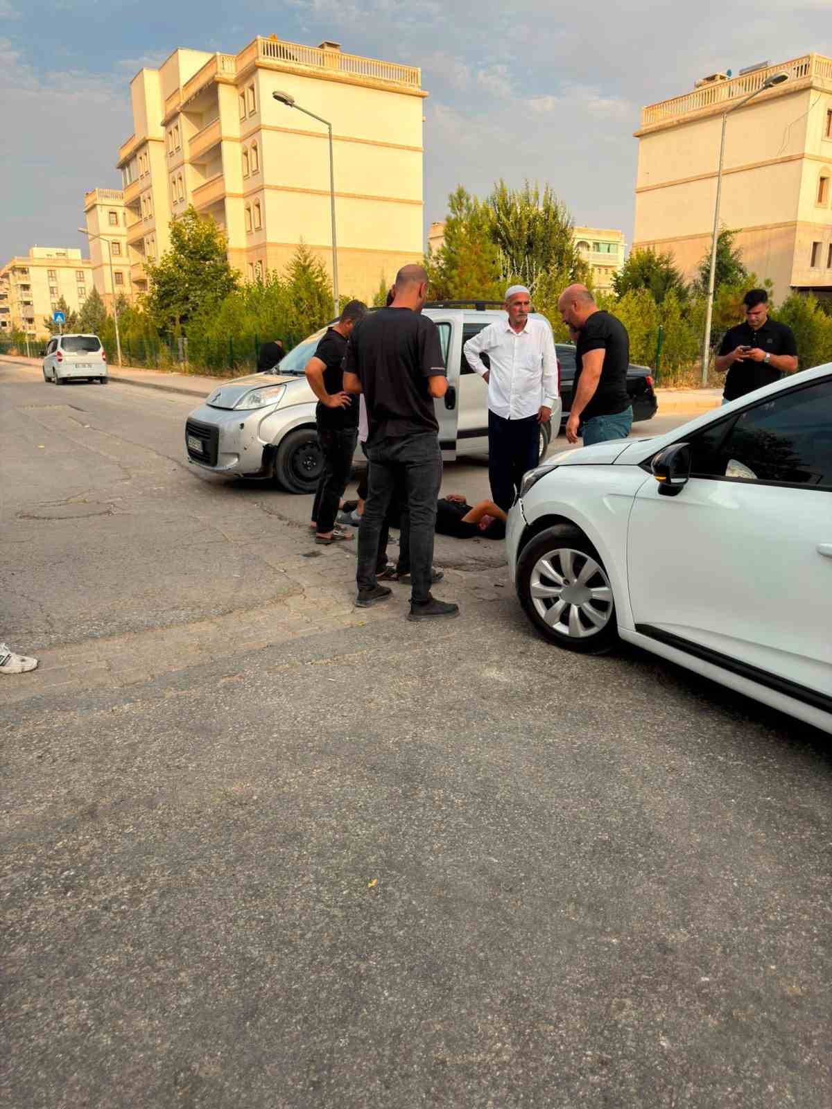 Mardin’in Nusaybin ilçesinde otomobil ile motosikletin çarpışması sonucu 1 kişi