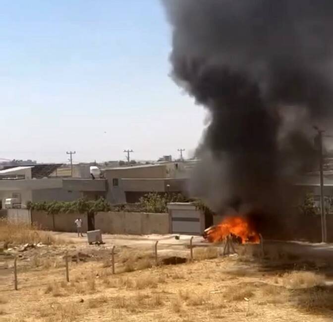 Mardin’in Nusaybin ilçesinde otomobilde meydana gelen patlamanın ardından çıkan yangında