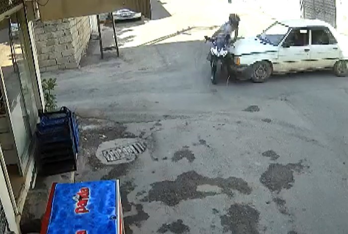 Adıyaman’da, motosiklet ile otomobilin çarpıştığı kazada motosiklet sürücüsü metrelerce havaya