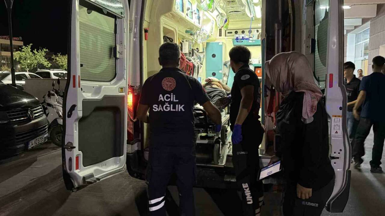Adıyaman’da, "ne bakıyorsun" meselesi yüzünden çıkan bıçaklı ve silahlı kavgada