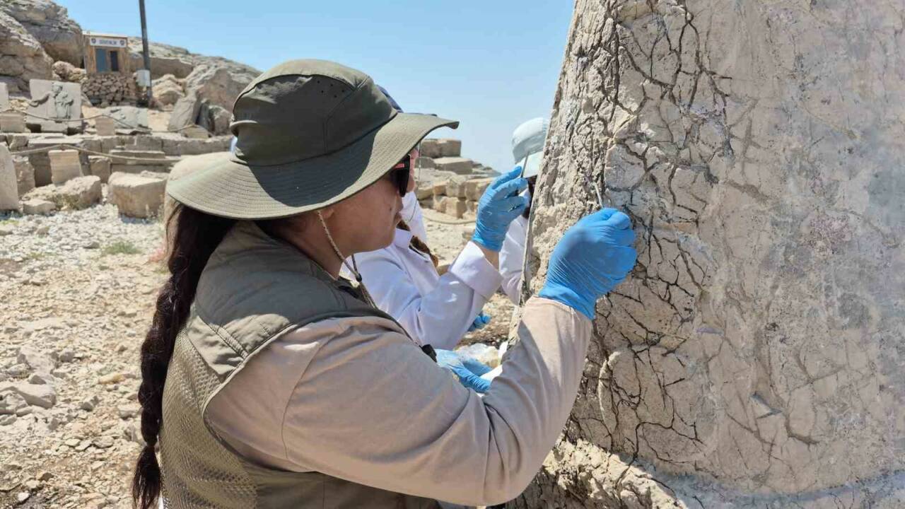 Adıyaman’da UNESCO Dünya Kültür Mirası Listesi’nde bulunan Nemrut Dağı’ndaki tarihi