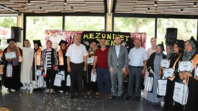 Şanlıurfa Büyükşehir Belediyesi Kadın Destek Merkezleri’nde okuma yazma kurslarını başarıyla