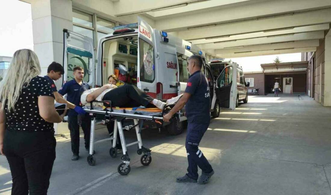 Adıyaman’da kontrolden çıkan otomobilin bariyerlere çarpması sonucu 1 kişi yaralandı.