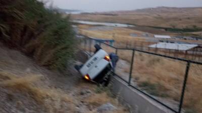 Adıyaman merkez Sitilce mevkiinde sürücüsünün direksiyon hakimiyetini kaybetmesi sonucu 02