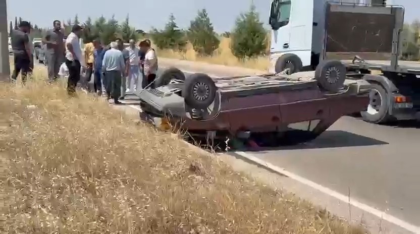 Otomobil takla attı: 2 yaralı Adıyaman’da iki otomobilin çarpışması sonucu meydana gelen kazada 2 kişi