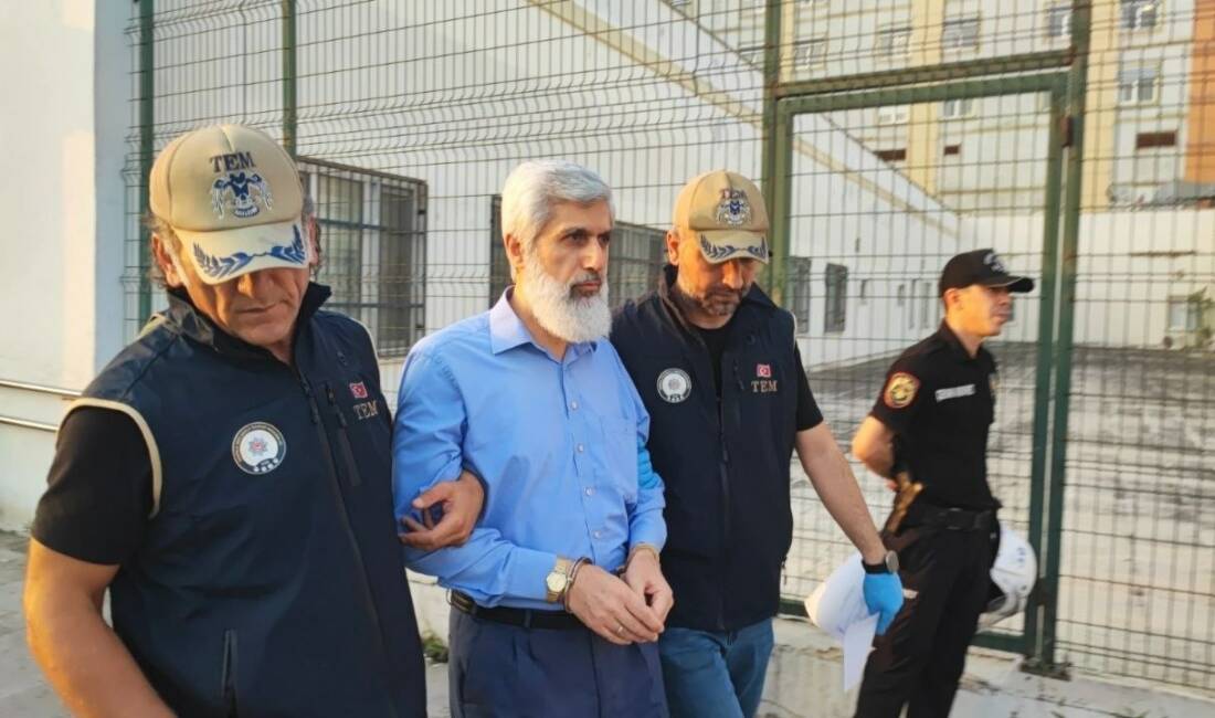 Kuytulculara operasyon: Alparslan Kuytul, eşi ve çok sayıda kişi gözaltında Adana'da "Kuytulcular" olarak bilinen yapılanmaya yönelik düzenlenen operasyonda Alparslan Kuytul
