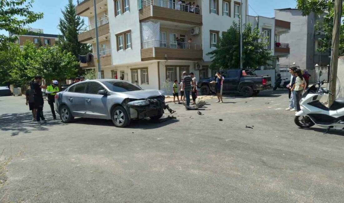 Adıyaman’da pikap ile otomobilin çarpışması sonucu meydana gelen trafik kazasında