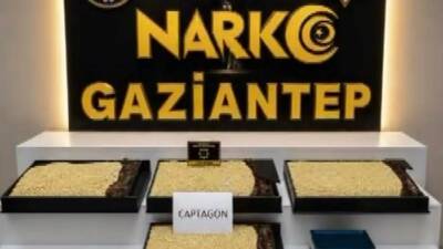 Gaziantep’te yurt dışına gönderilmek üzere sanayi tipi mutfak araçlarının içerisine