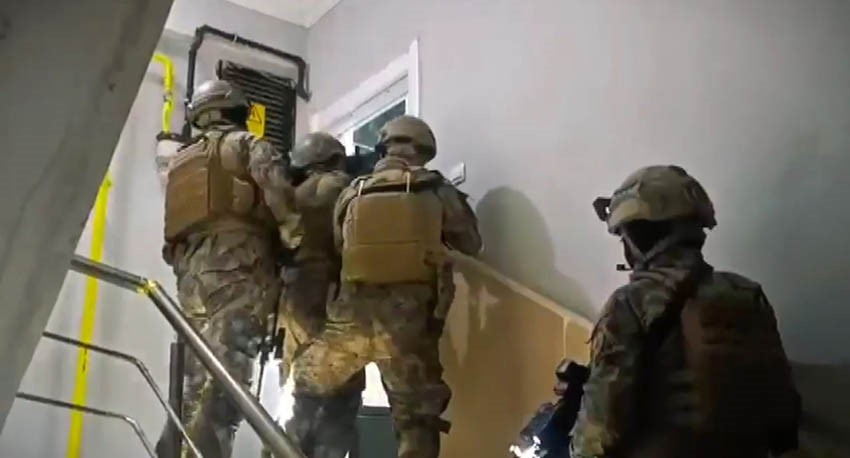 Şanlıurfa’da terör örgütü DEAŞ’a yönelik düzenlenen operasyonda gözaltına alınan 8