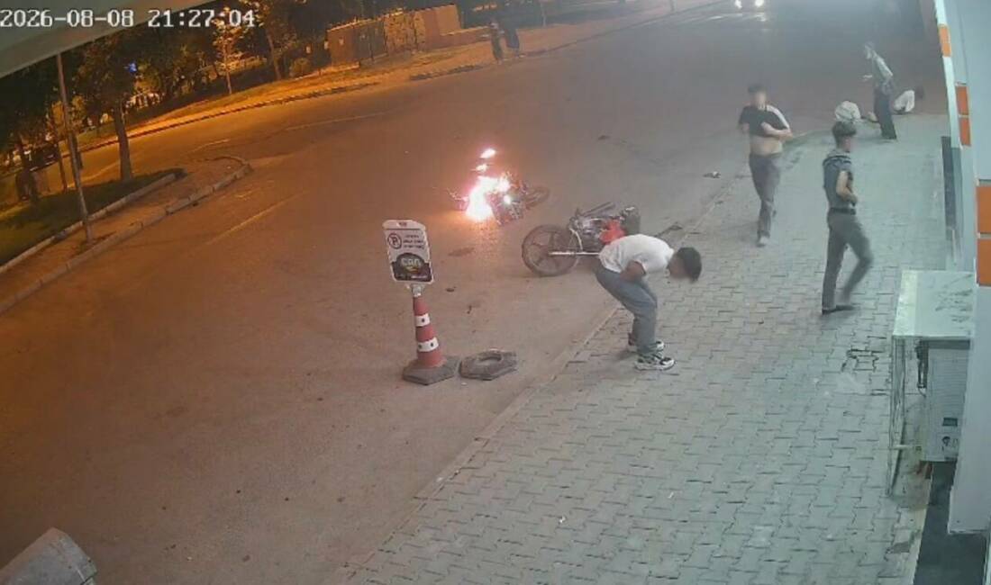 Şanlıurfa’nın Birecik ilçesinde iki motosikletin çarpışması sonucu 4 kişi yaralandı