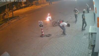 Şanlıurfa’nın Birecik ilçesinde iki motosikletin çarpışması sonucu 4 kişi yaralandı
