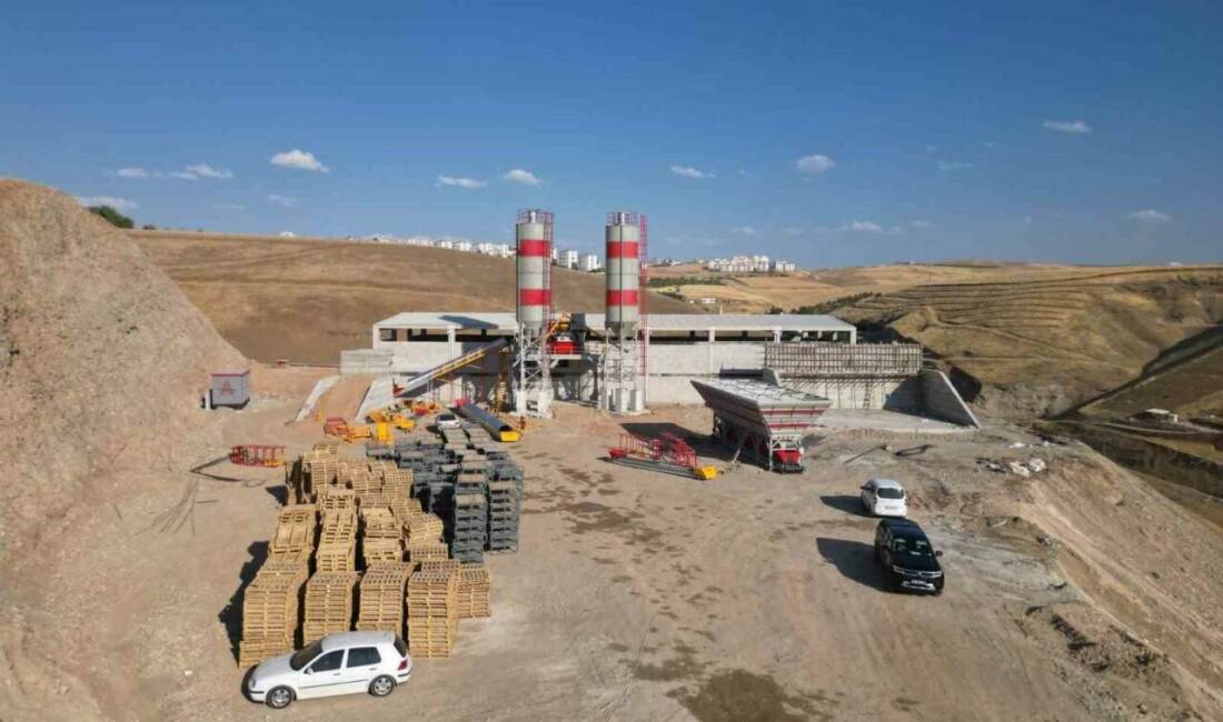 Siirt’te altyapı çalışmalarında kullanılmak üzere Beton Santrali ve Kilitli Parke