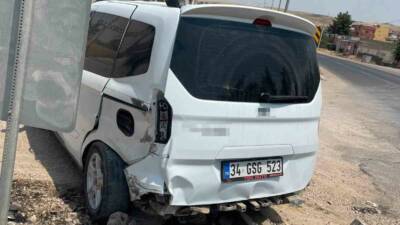 Siirt’in Kurtalan ilçesinde hafif ticari araç ile kamyonetin çarpışması sonucu